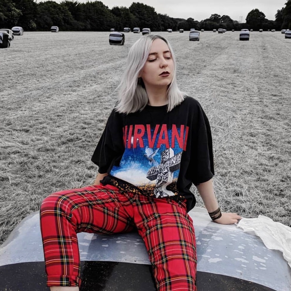 Plaid flow pants.